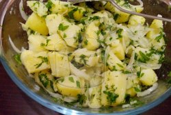 Peynirli ve Biberli Patates Salatası