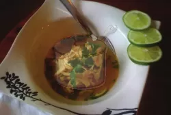 Sopa de Limacon Pollo y Elote