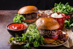 Acı Soslu Hamburger