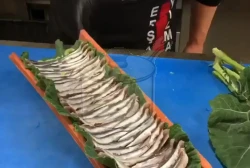 Karalahana Yaprağında Hamsi