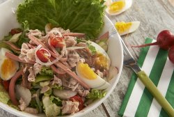 Niçoise Salata Jambonlu 