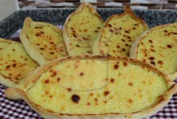 Şekerli Peynirli Börek
