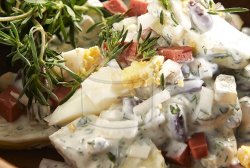 Sosisli Kereviz Salatası