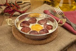 Sucuklu Yumurta
