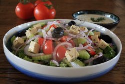 Yunan Salatası (Horiatiki)