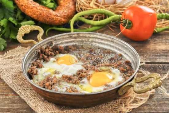 Kıymalı Domatesli Yumurta