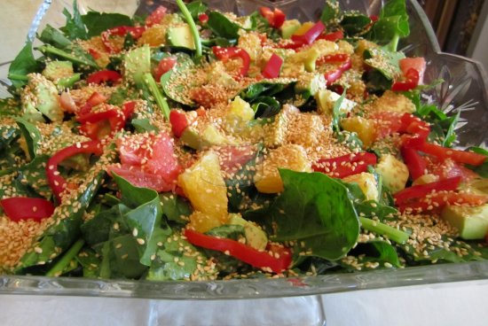 Susamlı Ispanak Salatası